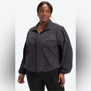 Fabletics Oversized Flyweight Windbreaker in Pewter Marble & Silver. XXL. NWT.